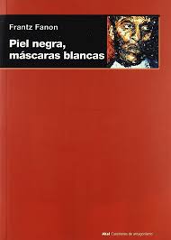 Piel negra, máscaras blancas